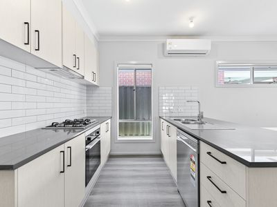 2 Salvia Way, Clyde North