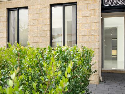 18 Montane Turn, Banksia Grove