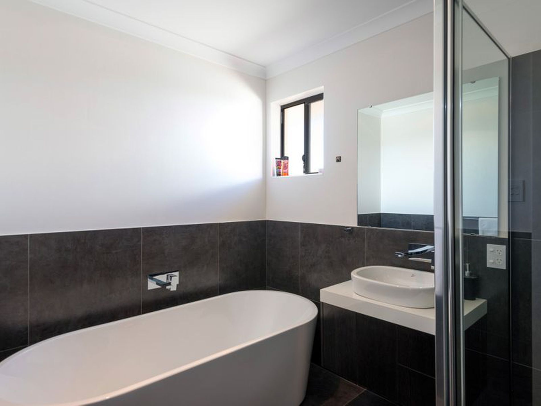 10 Tiru Close, Karlkurla