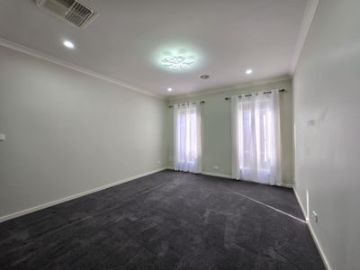 18 Spinifex Street, Point Cook