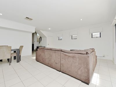 1 / 179 Leake Street, Belmont