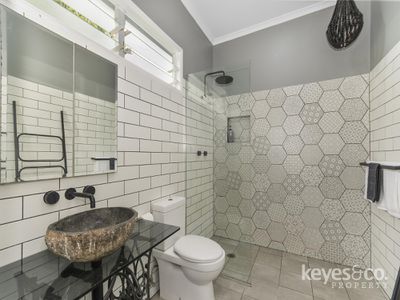 2 The Avenue, Hermit Park