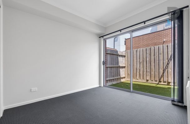 23 / 64 Escapade Boulevard, Craigieburn