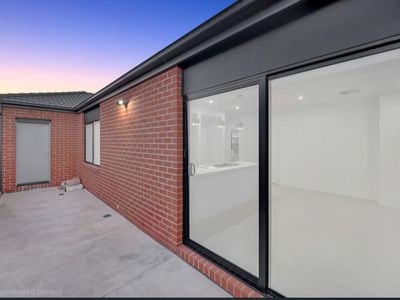26 Lancashire Dr, Werribee