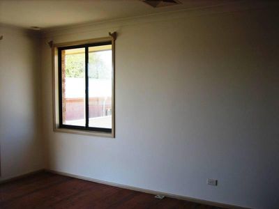 2 / 23 Barton St, Oak Flats