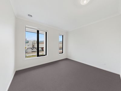 27 Balcarra Street, Clyde North