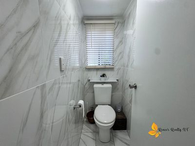 1 / 14 Mannikan Court, Bakewell