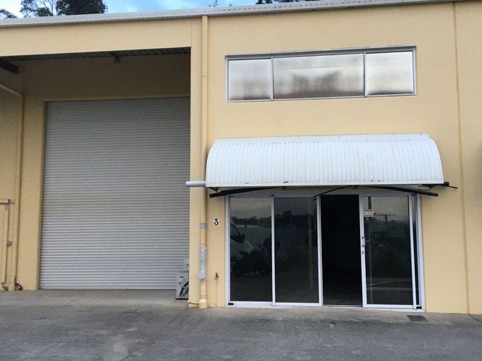 Unit 2, 3 and 4  / 18  Tectonic Crescent , Kunda Park