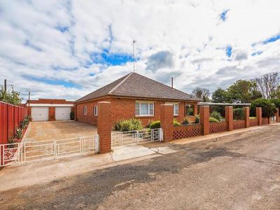 20 Cliffords Road, Werribee South