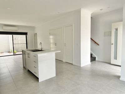 18 Mayall Cres, Wyndham Vale