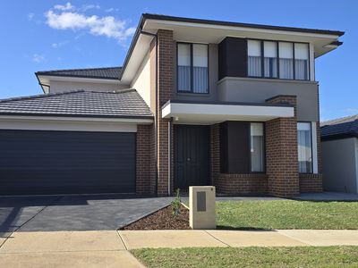 8 Willey Road, Clyde North