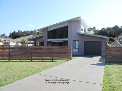 52 The Southern Parkway, Forster