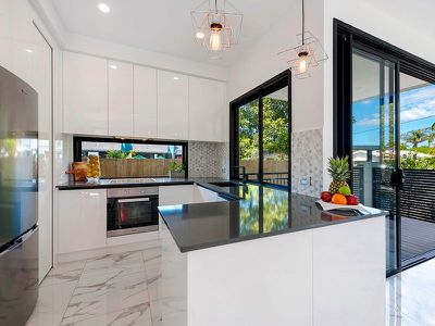 2 / 7 Turpin Road, Labrador
