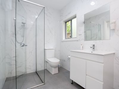 Flat / 64 Jubilee Avenue, Beverley Park
