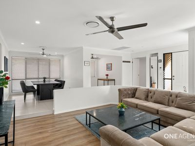 2 Lockyer Court, Forest Lake
