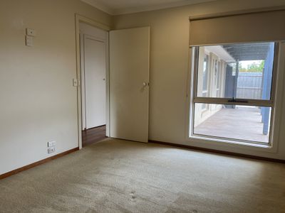 1 / 24 Cornthwaite Crescent, Leopold