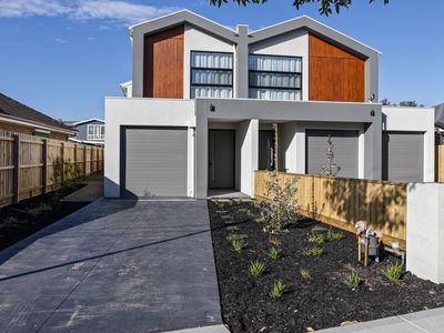 55B Railway Parade, Seaford