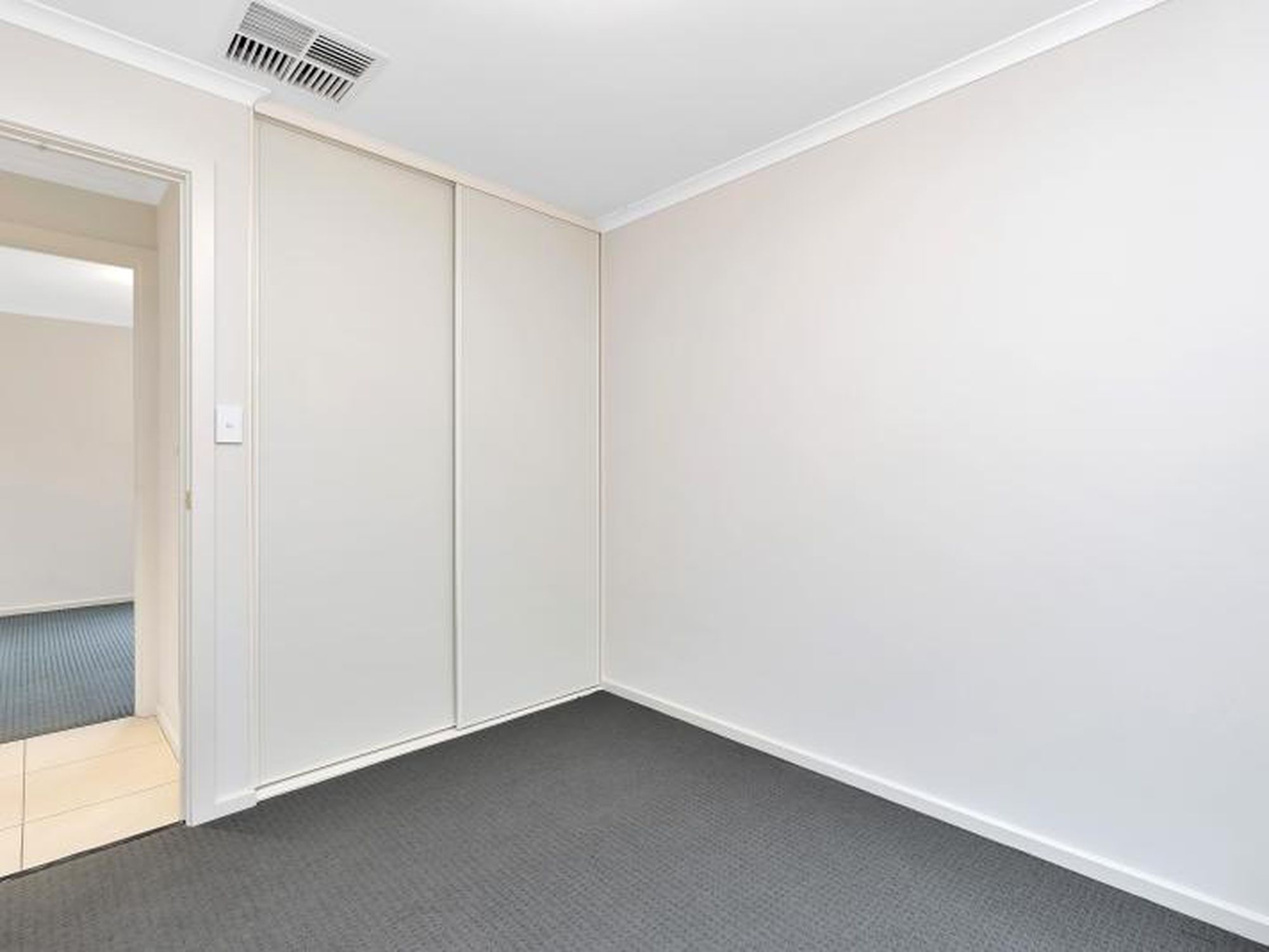 2 / 54 Trimmer Parade, Woodville West