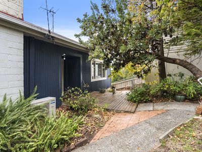 16 Ingram Street, South Hobart