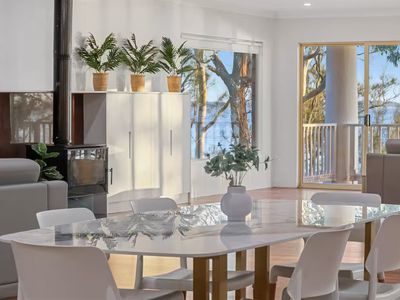 18 The Esplanade, North Arm Cove