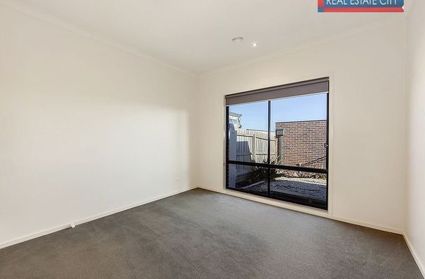 10 Prism Walk, Epping