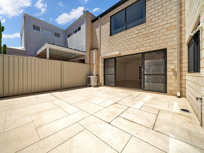 4 / 70 Gairloch Street, Applecross