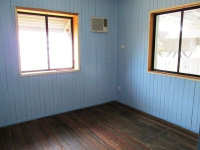 1 Robin road, Longreach