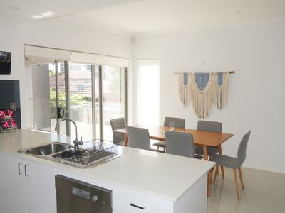 8/3 Leeder Street, Glendalough