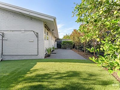 1 / 12 Embankment Grove, Chelsea