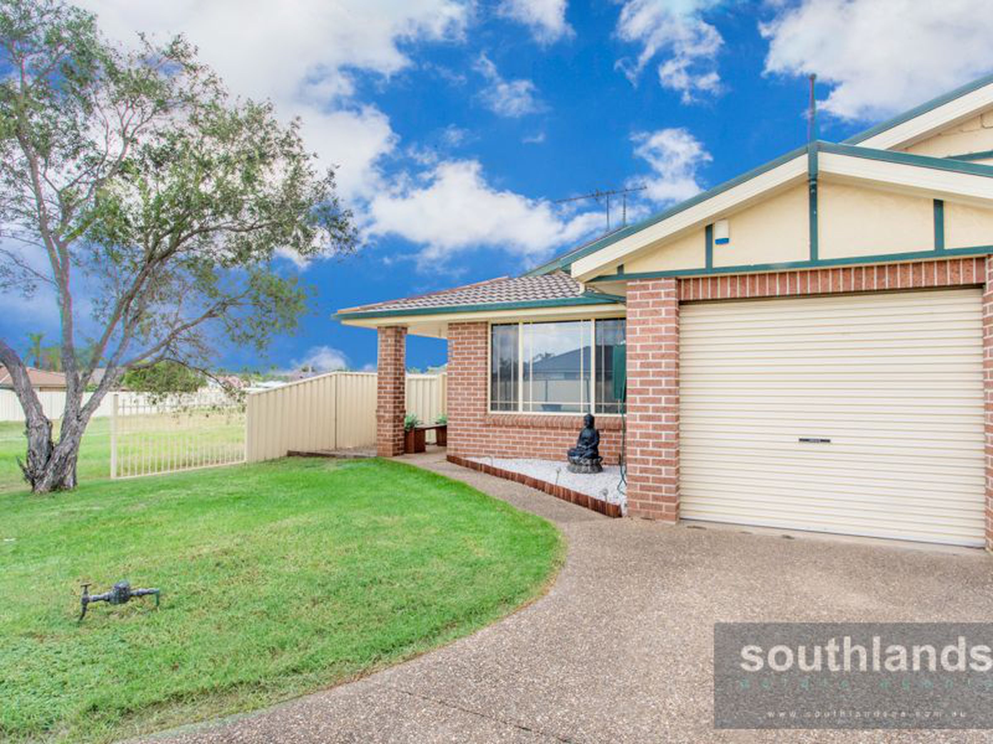 13 Gershwin Crescent, CLAREMONT MEADOWS