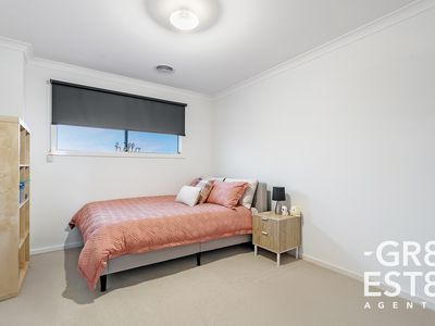 91 Aquatic Drive, Cranbourne West