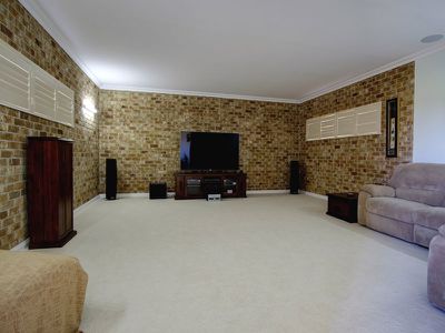 22 Glenelg Crescent, Red Head