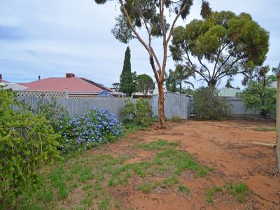 8A Siberia Close, Hannans