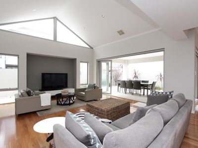 6 Barrow Crescent, North Coogee