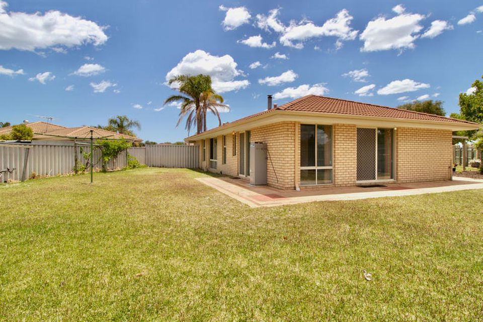 12 Mast Court , Waikiki