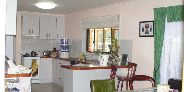 5 Hyacinth Street, Violet Town