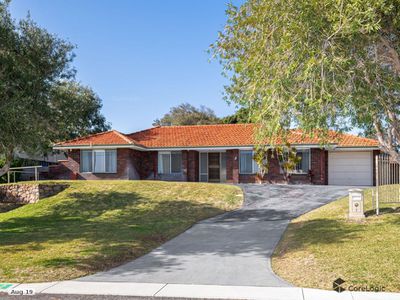 2 Fenton Way, Hillarys