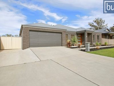 12 Mcdougall Gr, Wodonga