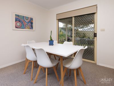 2 LODDON COURT, Wodonga