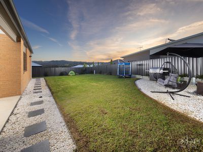 9 FIVEFIELDS ROAD, Leneva
