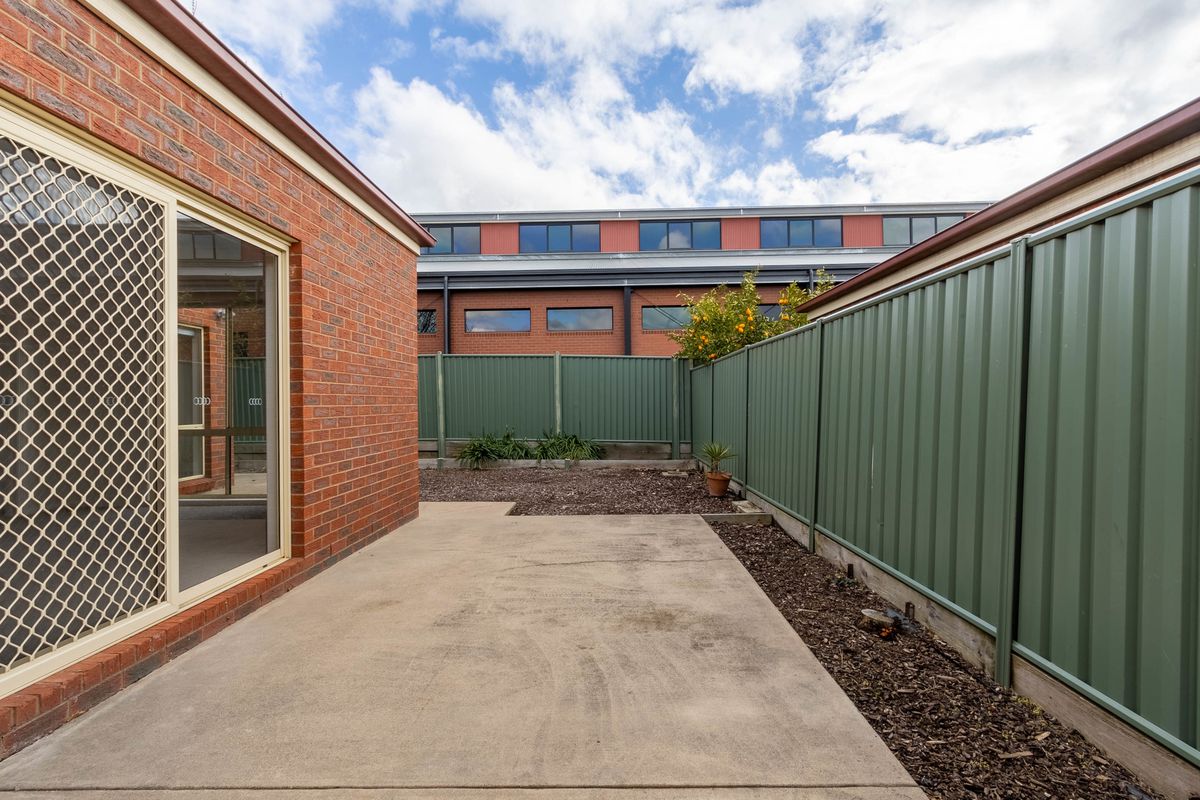 2 / 35 Malcolm Street, Mansfield