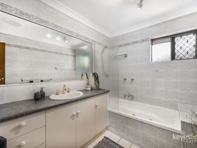 9 Wistaria Court, Annandale