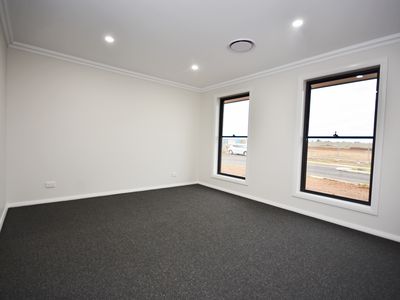 17 Bayou Crescent, Dubbo
