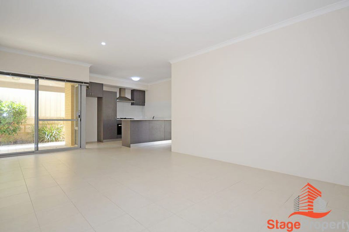 2 / 8 Classic Rise, Pearsall