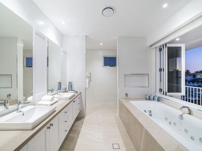 20 Seafarer Court, Paradise Waters