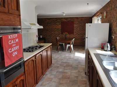 15 Barton St, Forbes