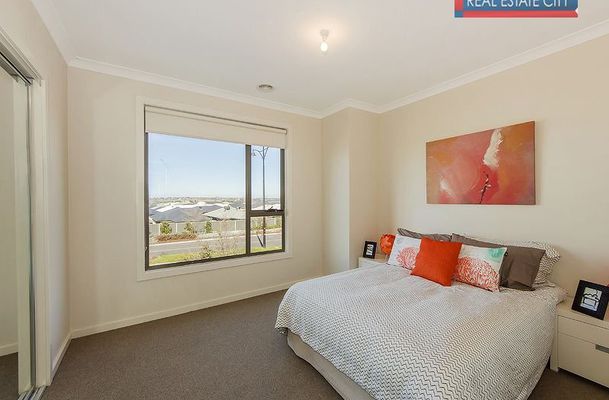 139 Marathon Boulevard, Craigieburn
