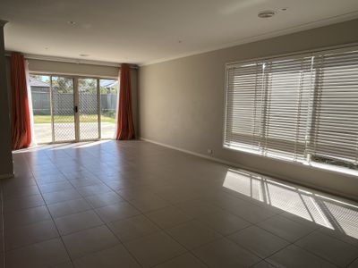 9 Cape Barron Drive, Lara