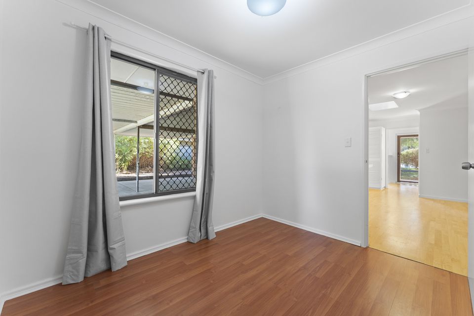 72 Cambridge Crescent, Cooloongup