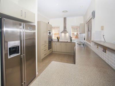 106 Stanthorpe Drive, Kanahooka